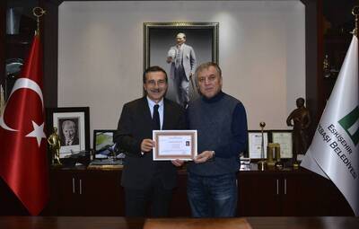 FEN İŞLERİ MÜDÜRÜ ÖZEN'E BAŞARI BELGESİ