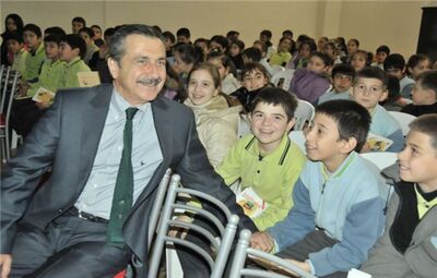 YAZAR BİLGİN ADALI ÇOCUKLARLA BULUŞTU