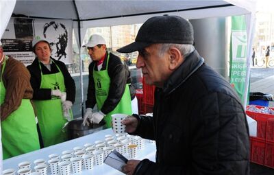 ÇANAKKALE ŞEHİTLERİ İÇİN ÜZÜM HOŞAFI VE EKMEK