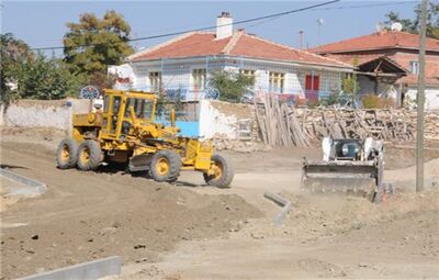 EMİRCEOĞLU MAHALLESİ’NDE YOL YAPIM SEFERBERLİĞİ