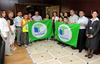 BAŞKAN ATAÇ ÖDÜLLÜ OKULLARI AĞIRLADI
