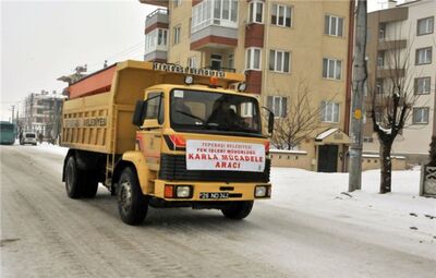 KAR TEMİZLEME ÇALIŞMALARI SÜRÜYOR