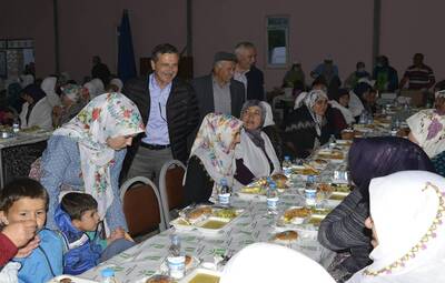 İFTAR SOFRALARI CUMHURİYET VE SATILMIŞOĞLU'NDA KURULDU