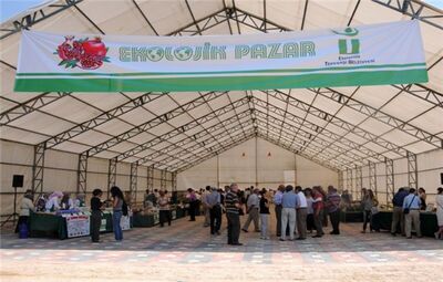 TEPEBAŞI'NIN "EKOLOJİK PAZAR'I" BÜYÜK İLGİ GÖRDÜ