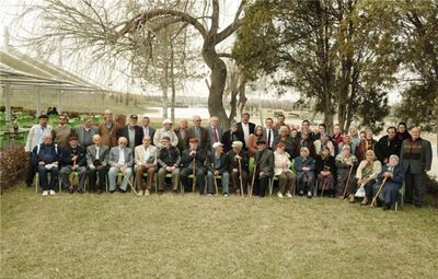 YAŞLILAR GÖNÜLLERİNCE EĞLENDİ