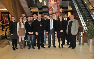 KANATLI AVM’NİN SEVİNCİNE ORTAK OLDU