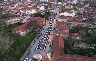 İFTAR BEREKETİ MUTTALİP'TE PAYLAŞILDI